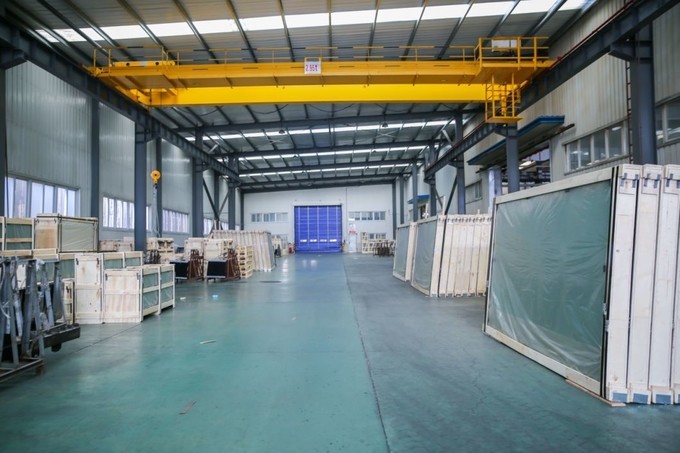 Qingdao Shinerising Glass Co., Ltd производственная линия завода